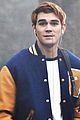 kj apa challenges grant gustins the flash to a race2 06