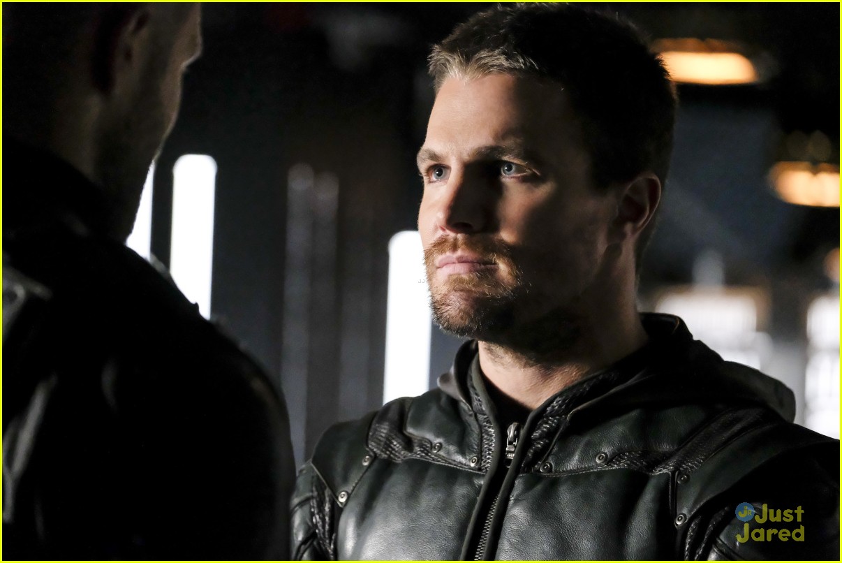 arrow all for nothing stills felicity hold maybe answer 14