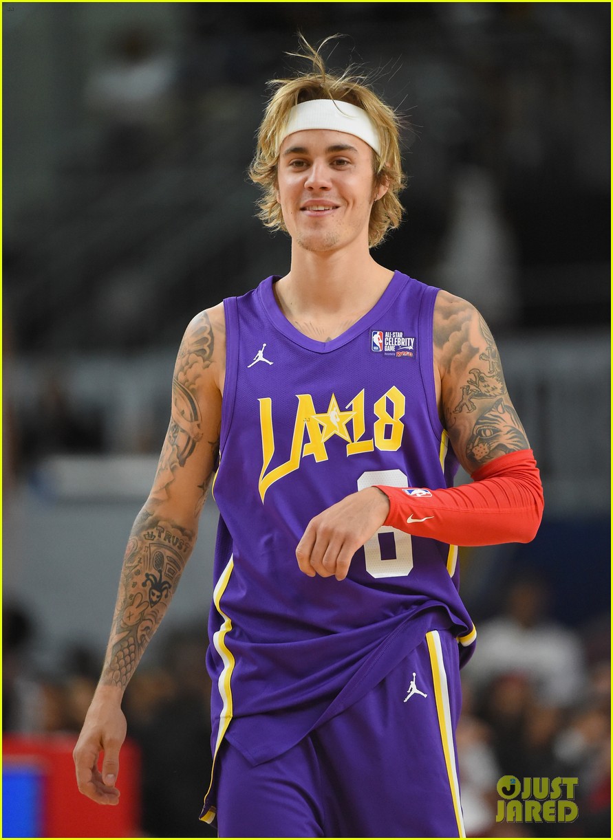 Justin Bieber Plays in the NBA AllStar Game Celebrity Game! Photo