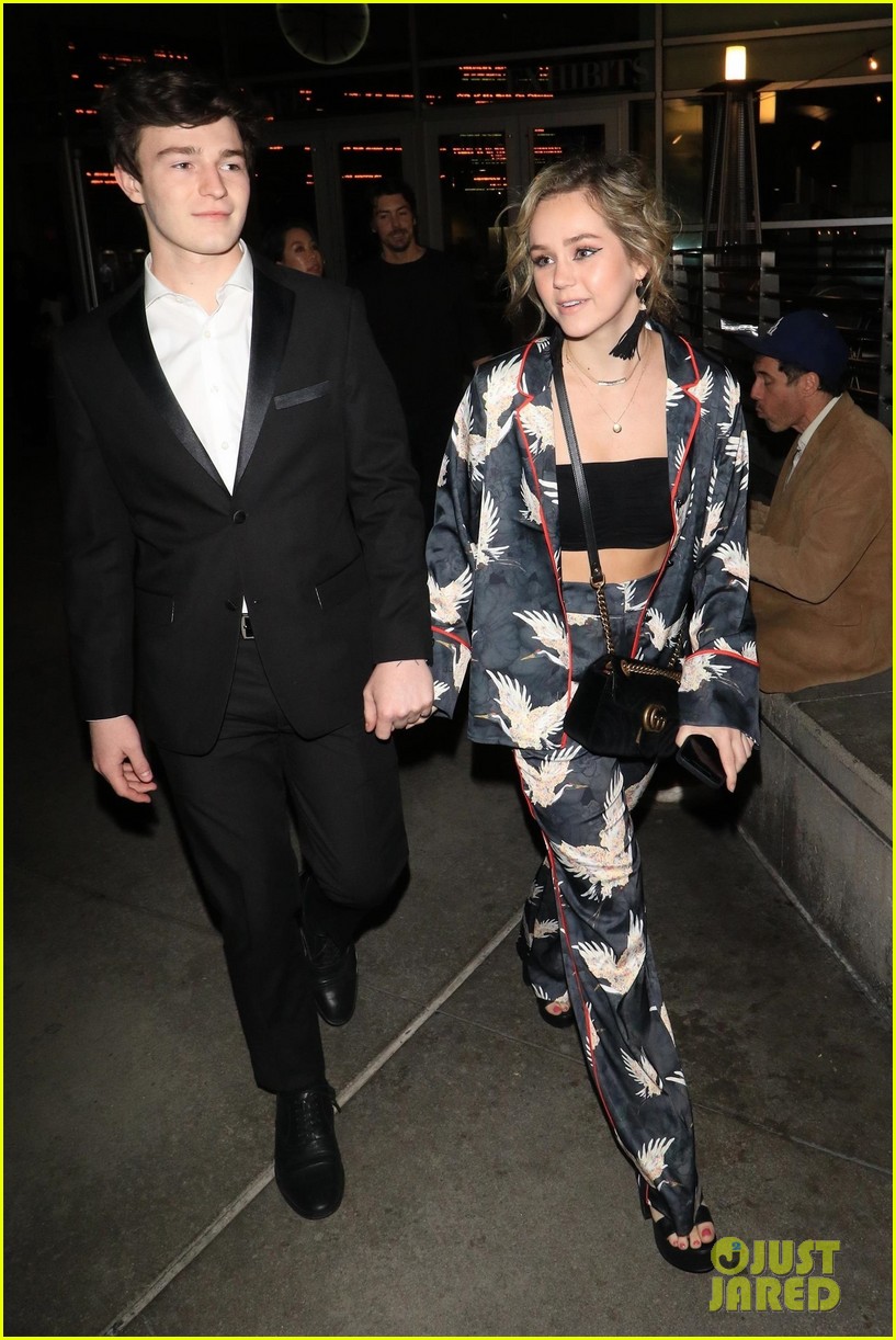 brec bassinger dylan summerall hold hands after the female brain premiere 08