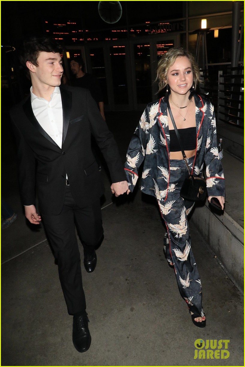 brec bassinger dylan summerall hold hands after the female brain premiere 09