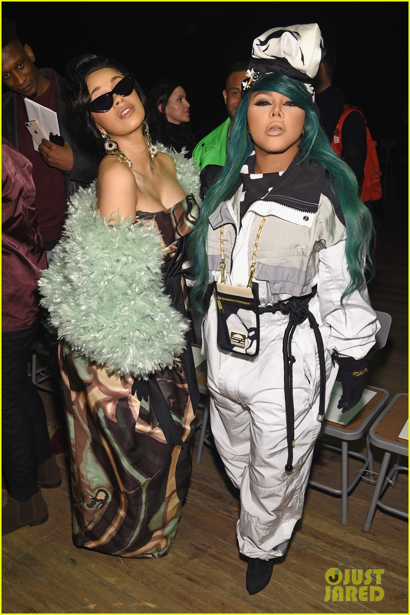 cardi b is glam in green at marc jacobs fashion show 44