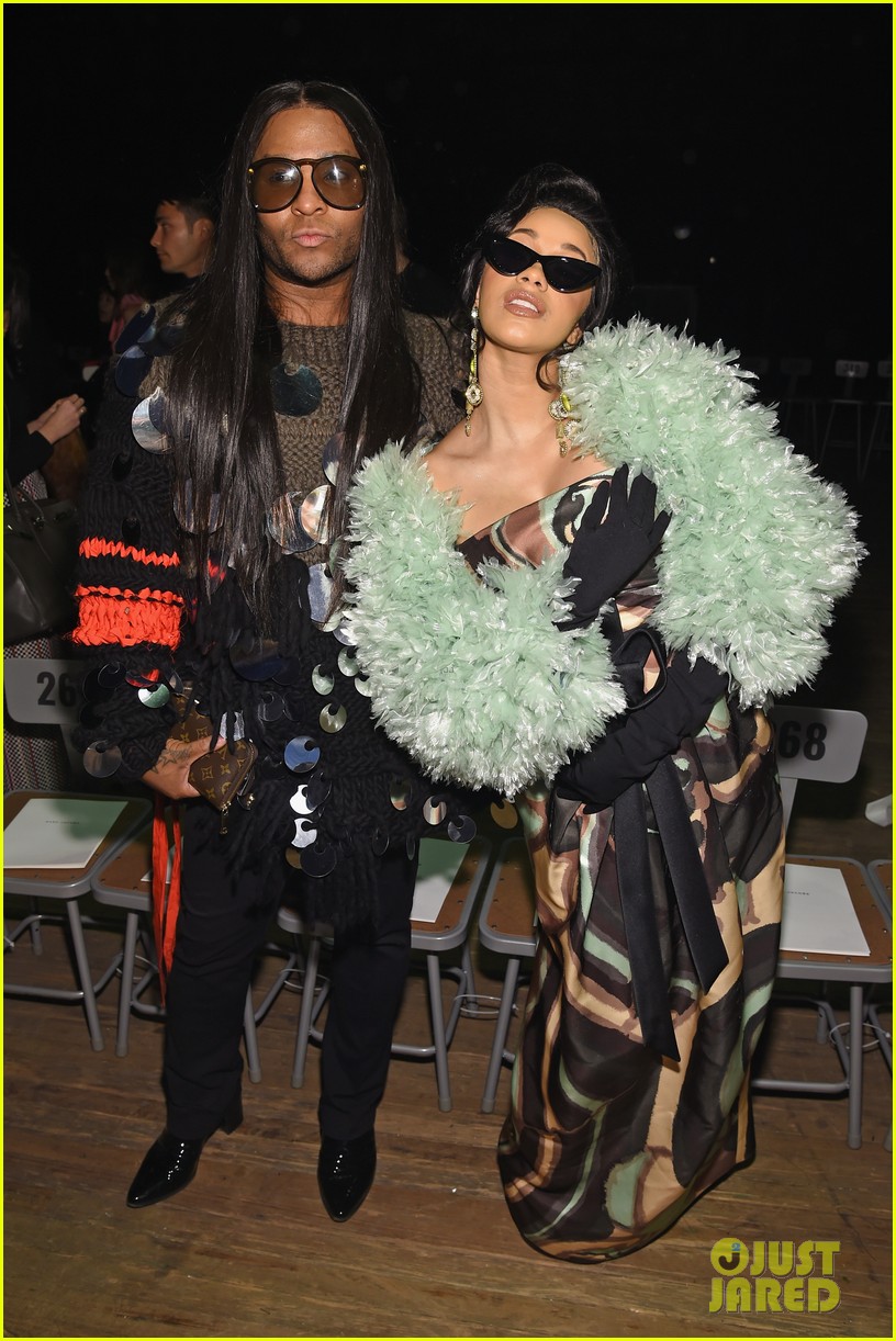 cardi b is glam in green at marc jacobs fashion show 48
