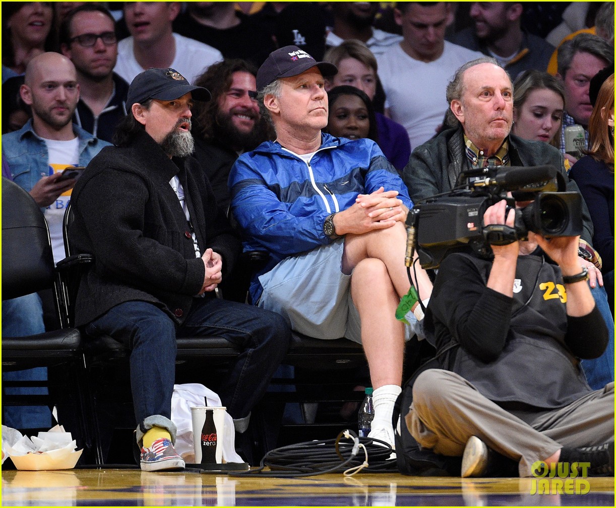 will ferrell and pharrell williams cheer on the lakers at basketball game 05