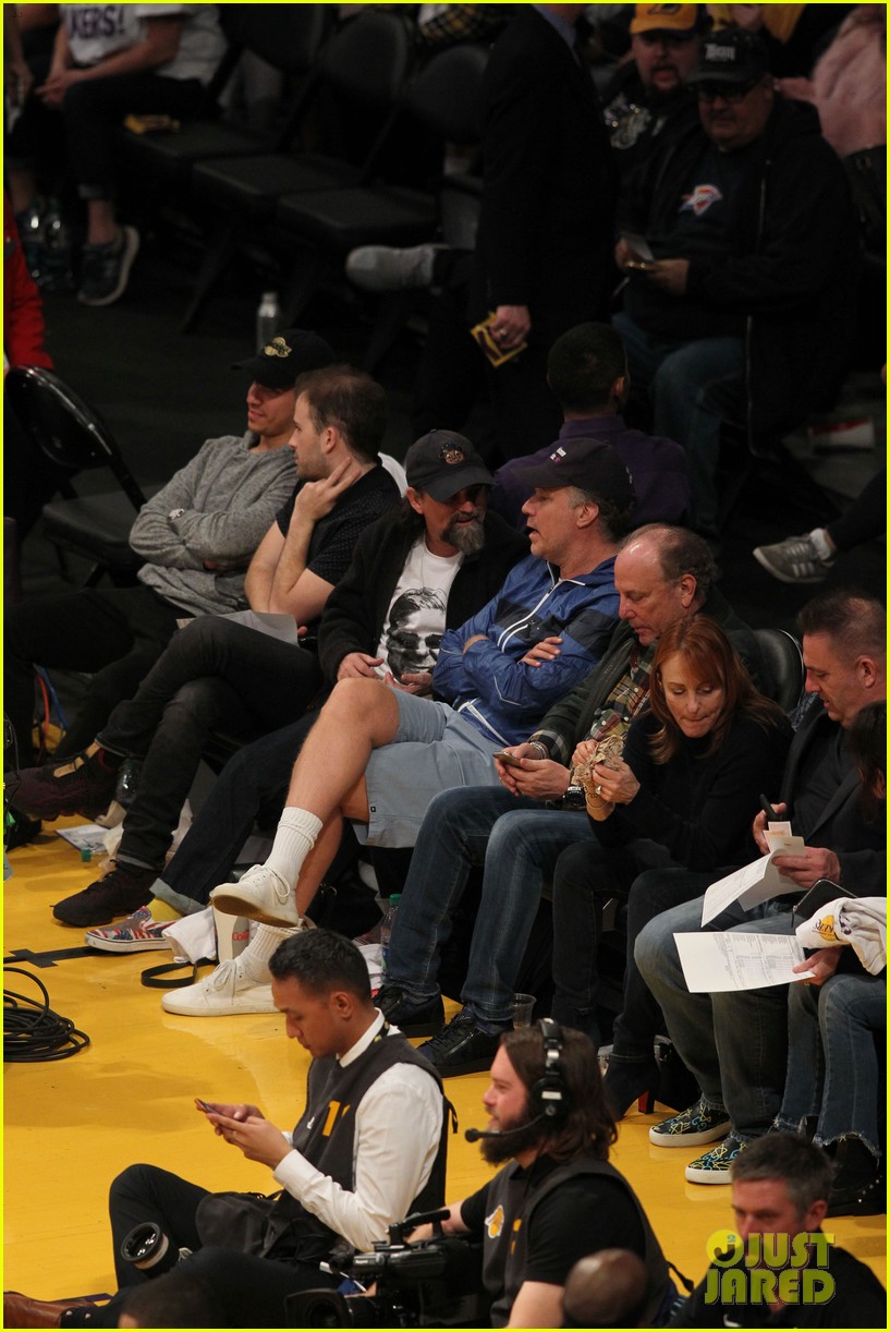 will ferrell and pharrell williams cheer on the lakers at basketball game 16