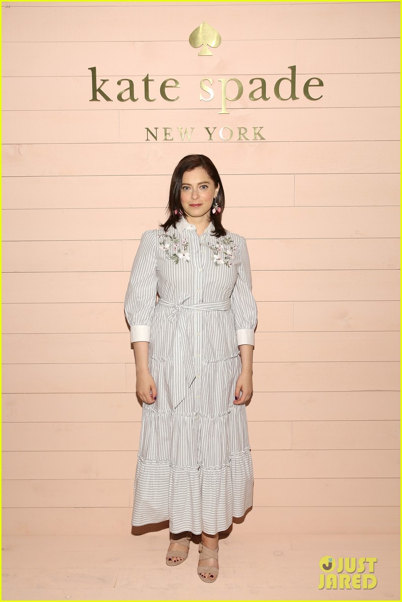 isla fisher natalia dyer and lucy hale are fierce in floral at kate spade nyfw presentation 30