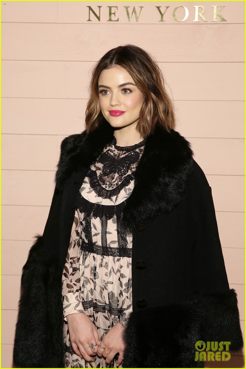 isla fisher natalia dyer and lucy hale are fierce in floral at kate spade nyfw presentation 36