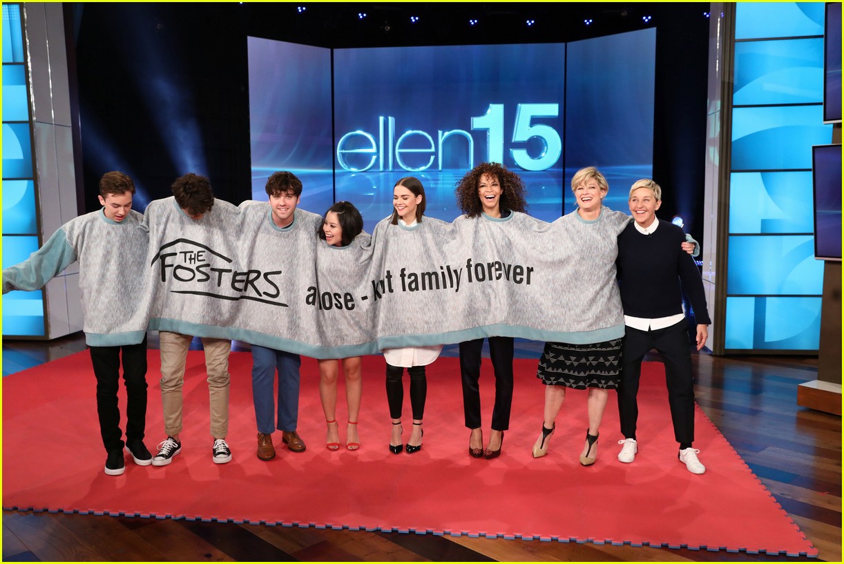 the fosters cast make ellen debut play blindfold musical chairs 01