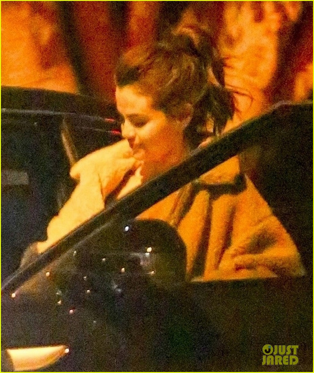 selena gomez spends friday night with justin bieber 03