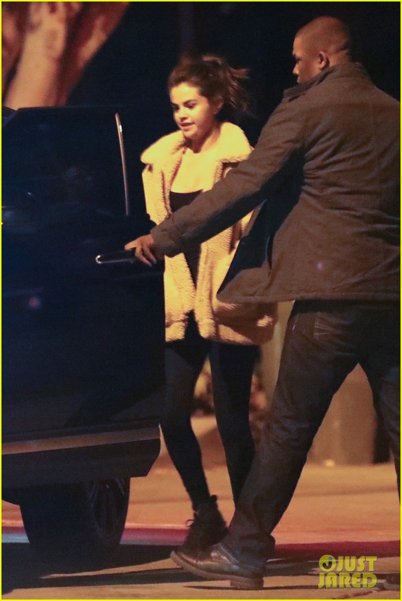 selena gomez spends friday night with justin bieber 04