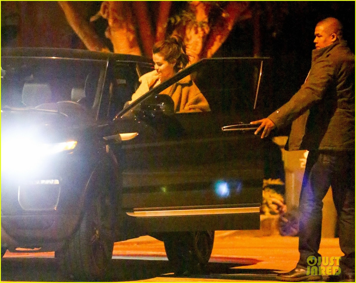 selena gomez spends friday night with justin bieber 06