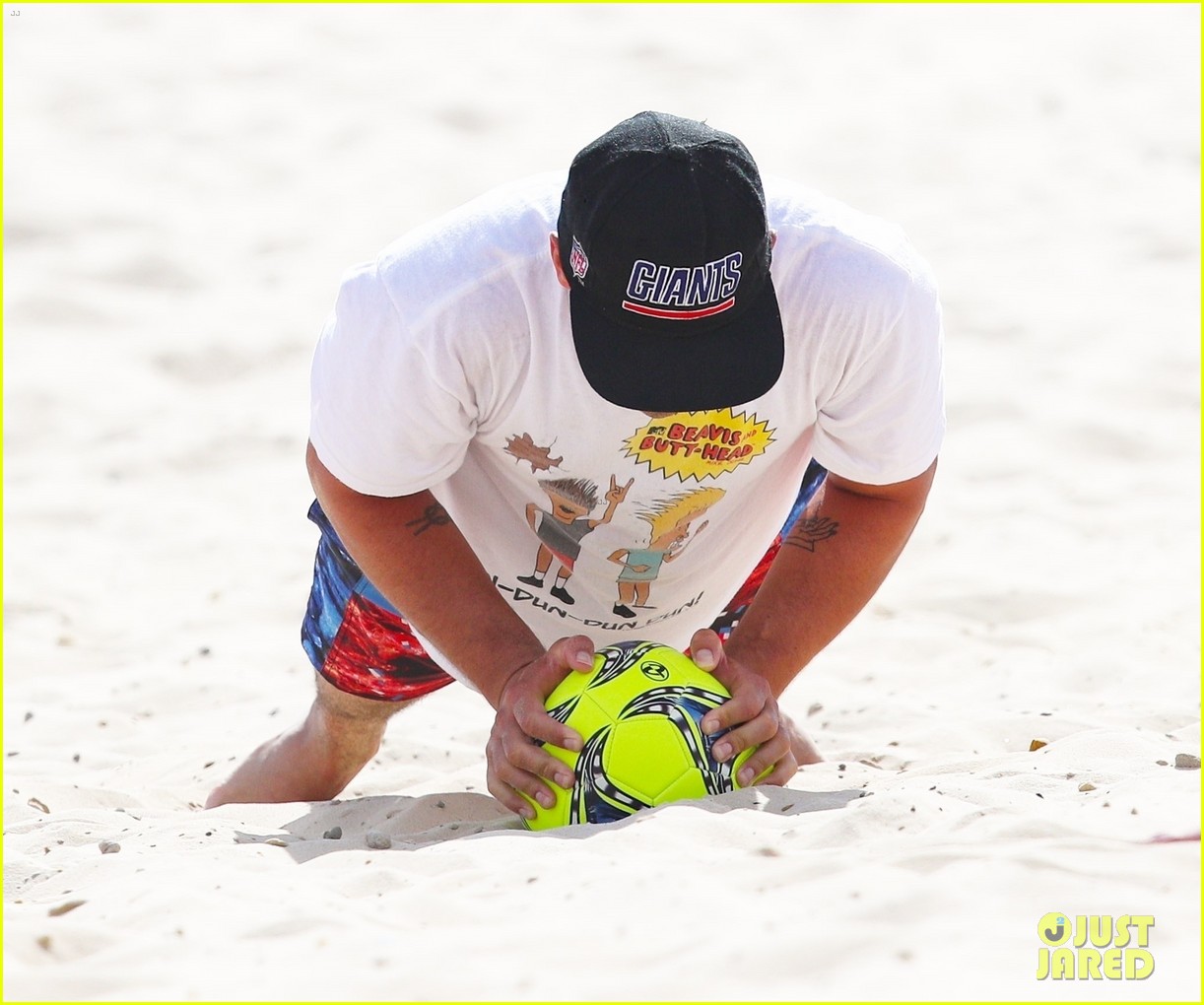 joe jonas plays soccer on the beach in sydney 47