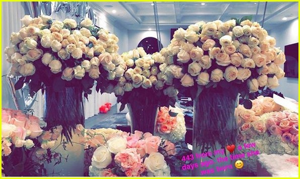 kylie jenner birth gifts 03