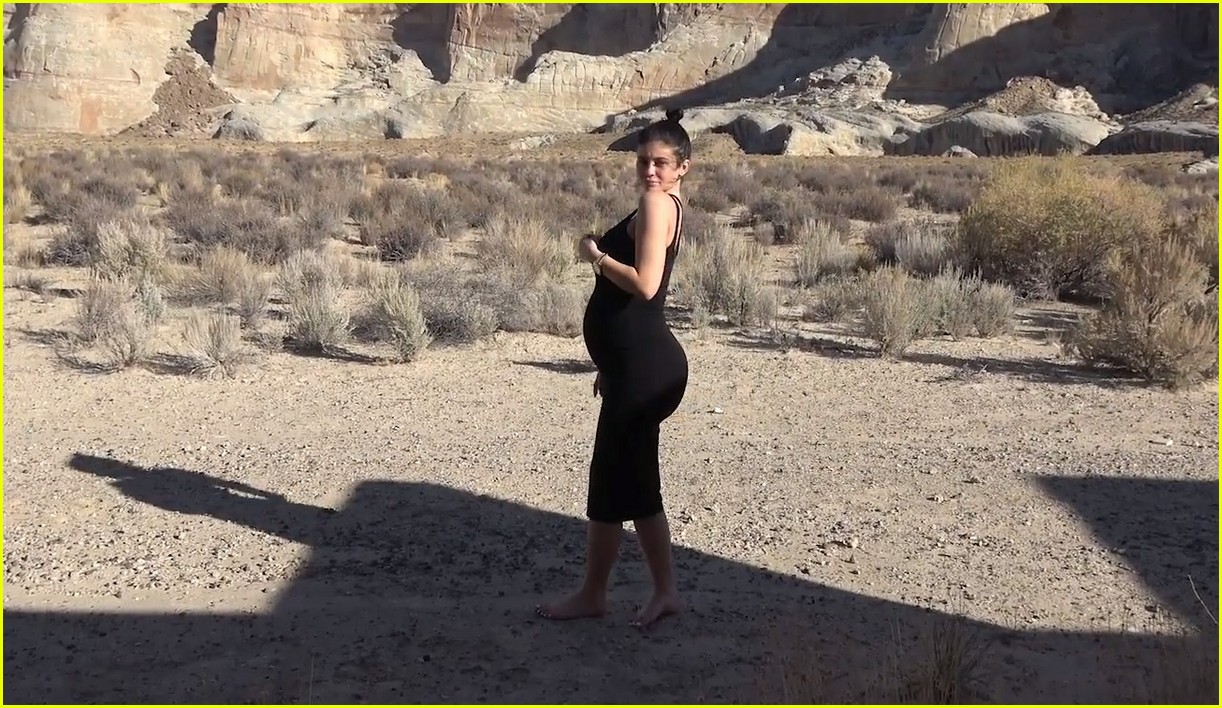 kylie jenner gives birth 10