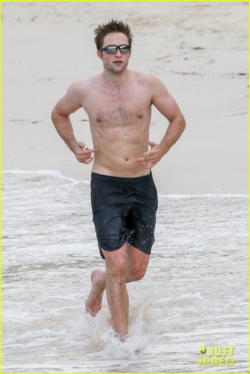 robert pattinson bares ripped body while shirtless in antigua 05