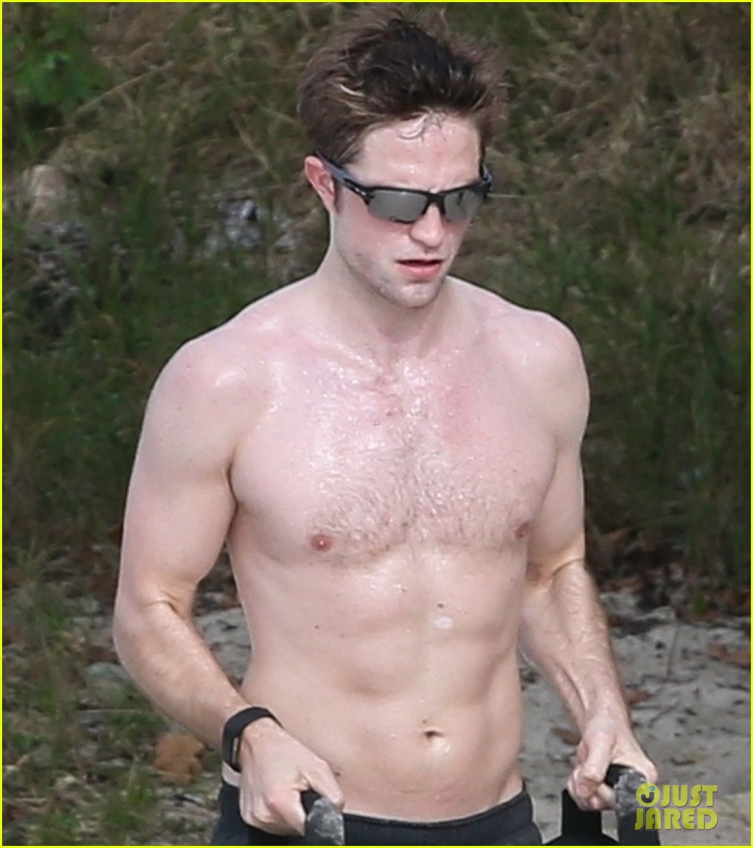 robert pattinson bares ripped body while shirtless in antigua 06