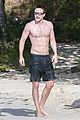 robert pattinson bares ripped body while shirtless in antigua 03