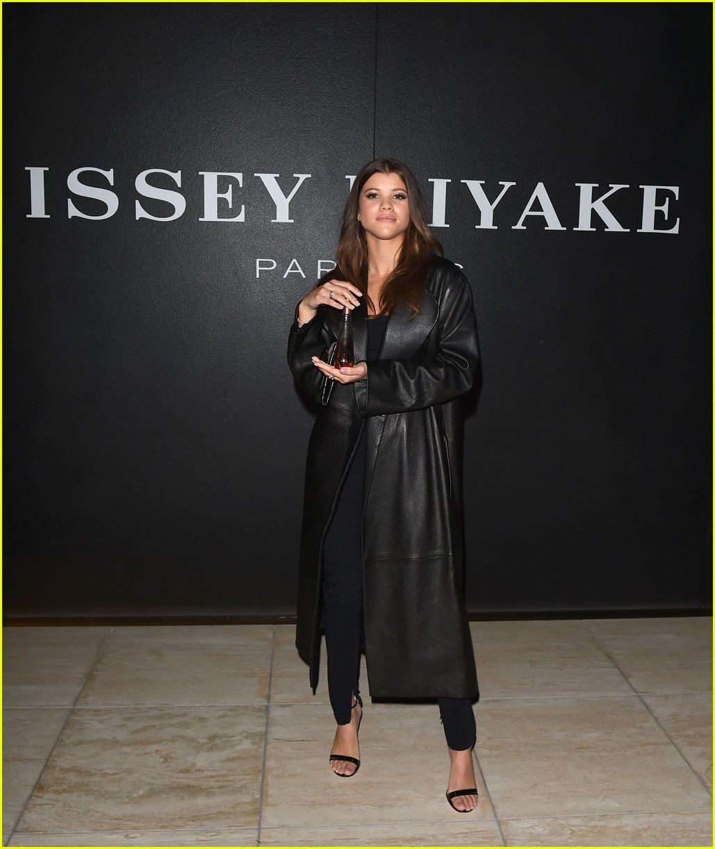 sofia richie and annalynne mccord team up for issey miyake fragrance launch 15