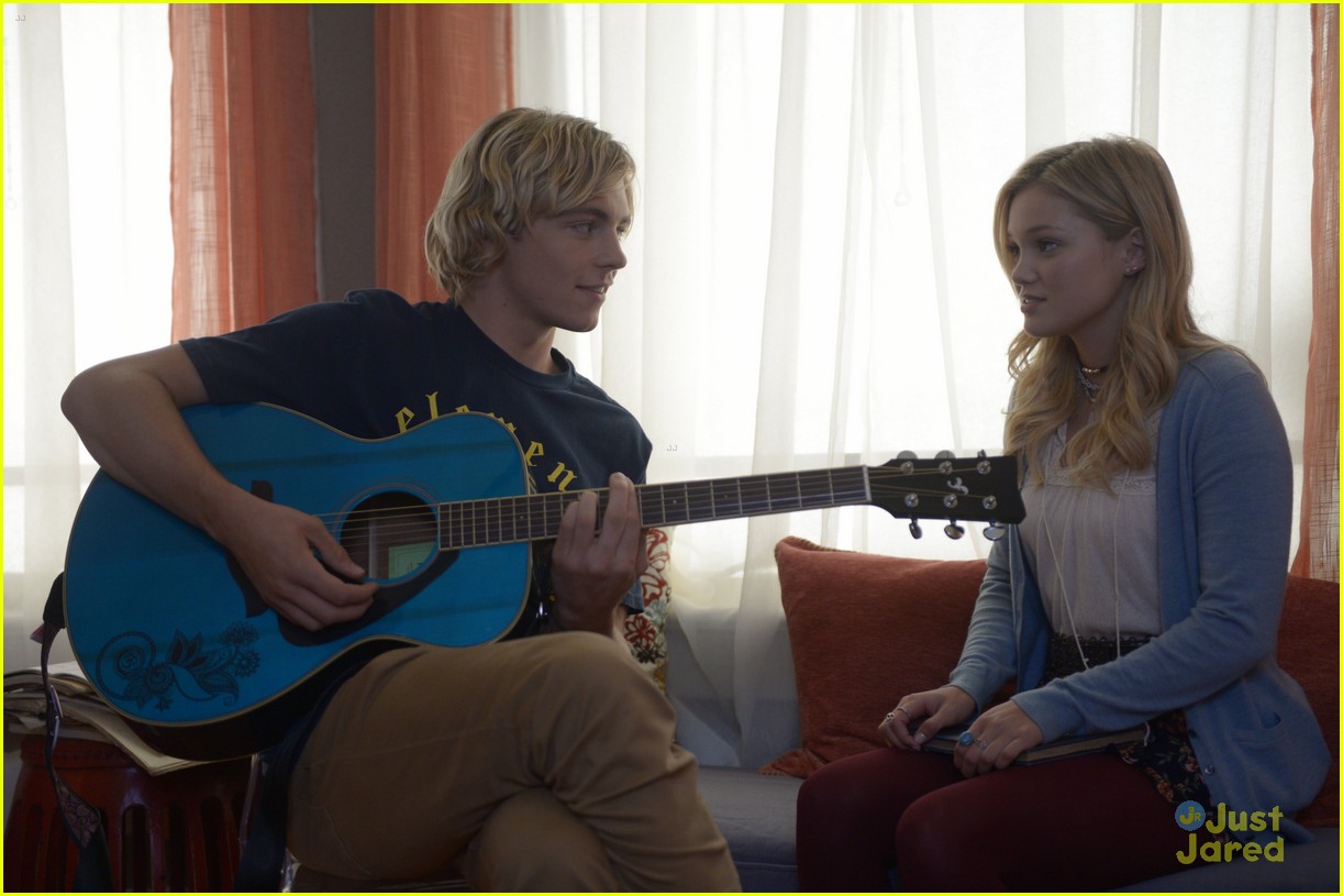 ross lynch olivia holt status update out march 04