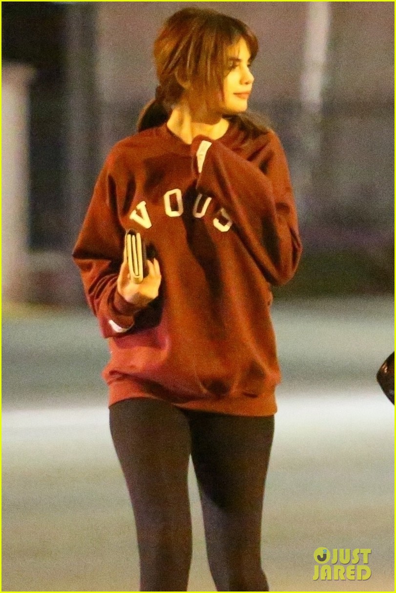 selena gomez grabs dinner with a friend 01