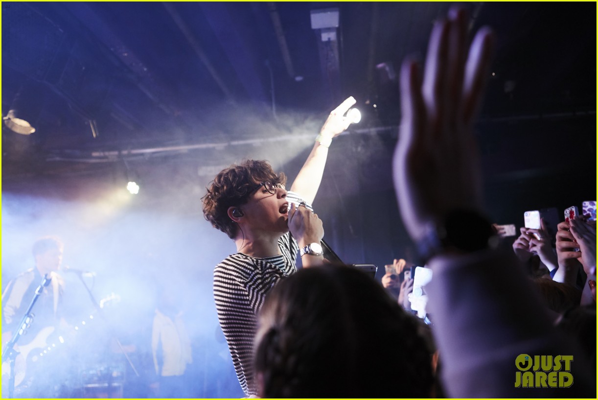 the vamps perform concert for war child charity 07