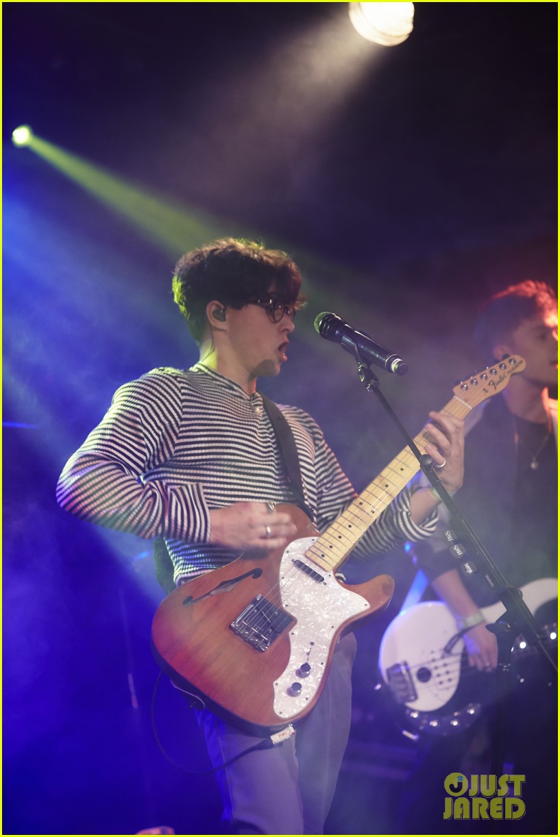the vamps perform concert for war child charity 13