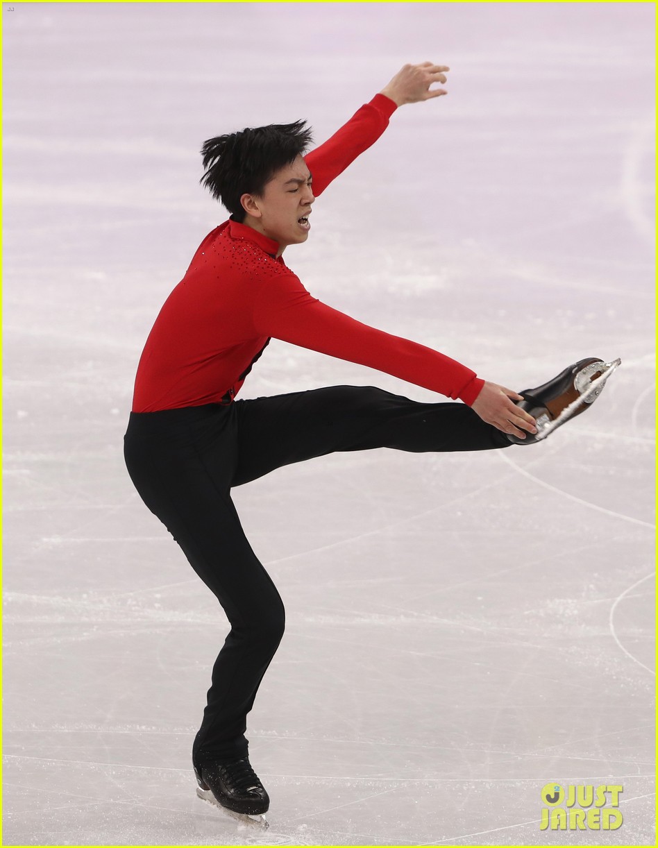 vincent zhou lands 5 quads places 6th overall olympics 05