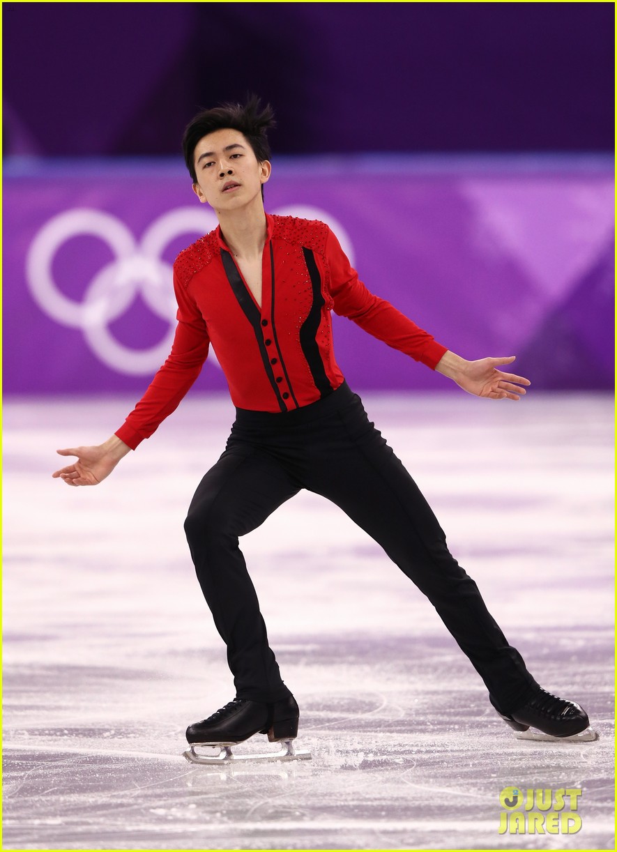 vincent zhou lands 5 quads places 6th overall olympics 17