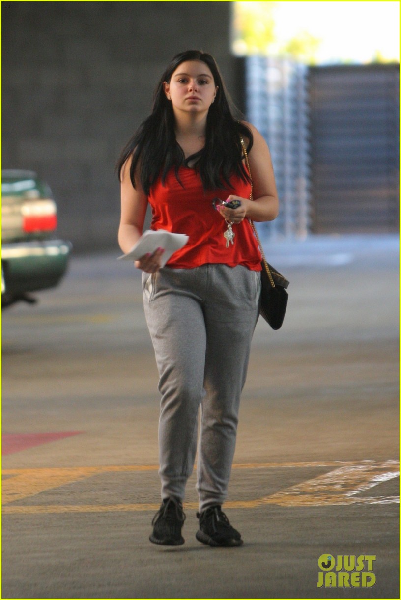 ariel winter steps out after the last movie star trailer premieres 01