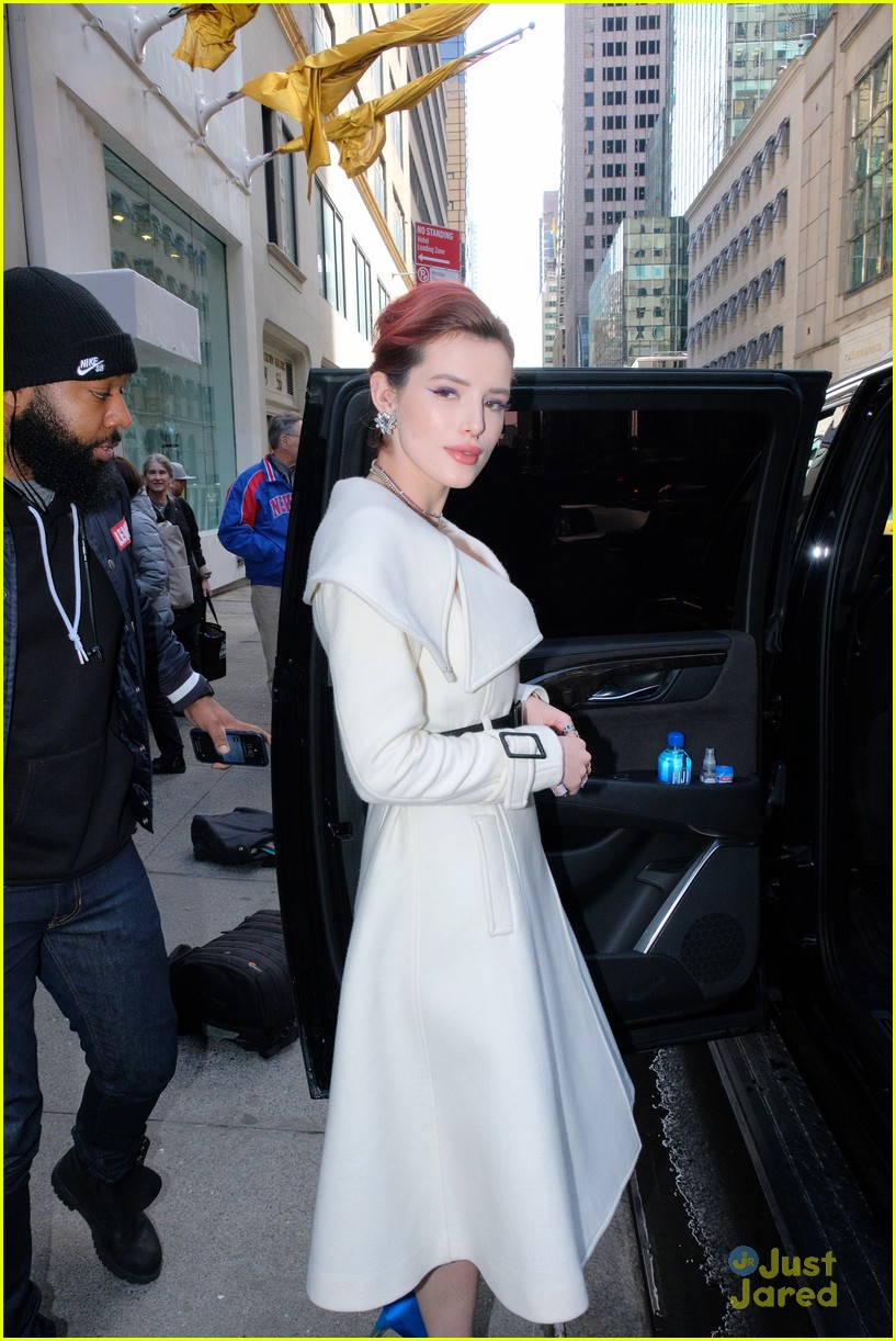bella thorne buy out theater midnight sun 23