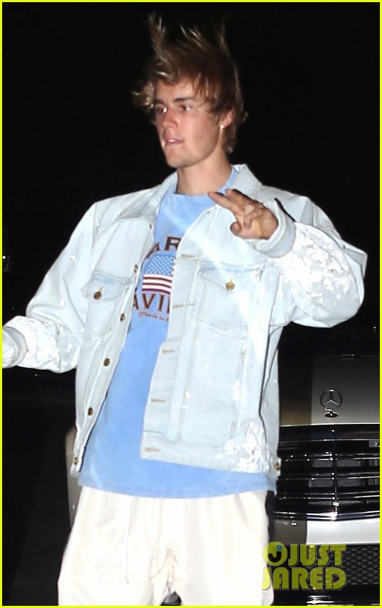 justin bieber has night out with female pal 02
