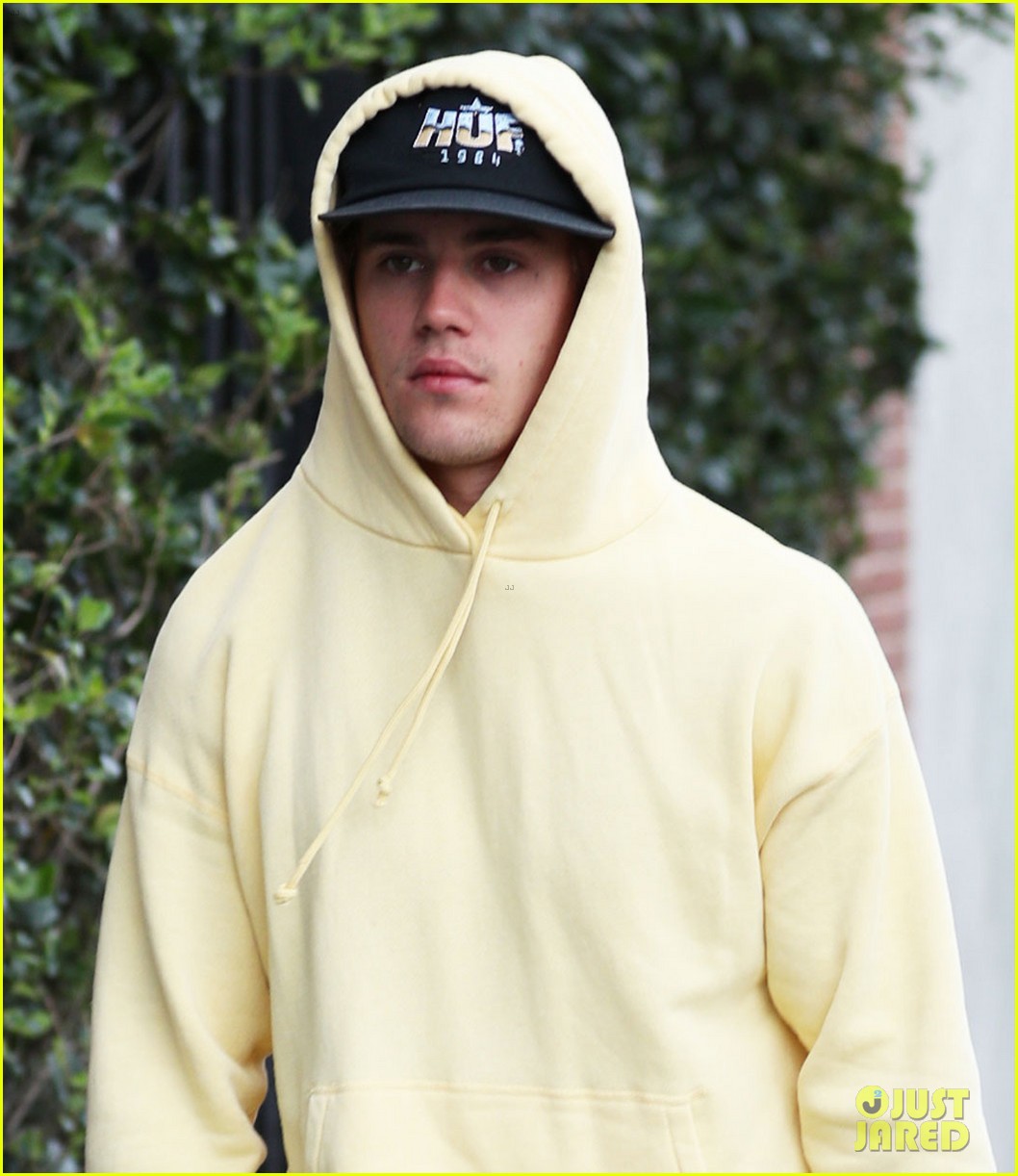 justin bieber goes to the spa 04