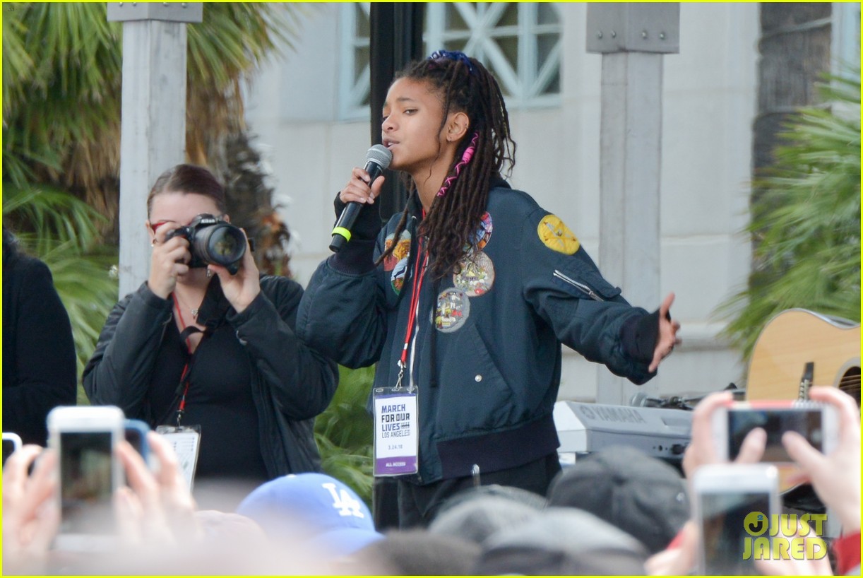 charlie puth willow smith march for our lives 07