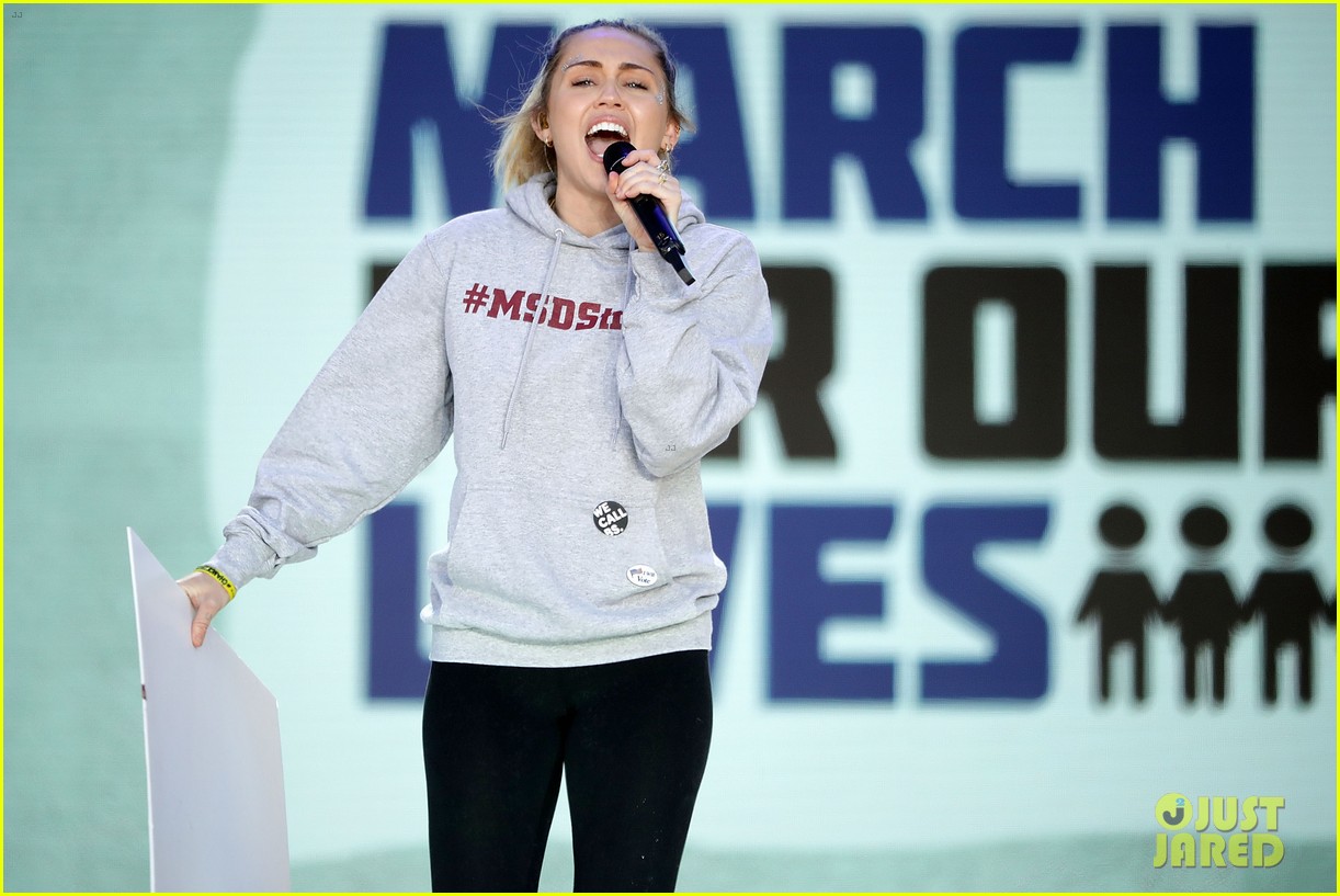 miley cyrus march for our lives 08