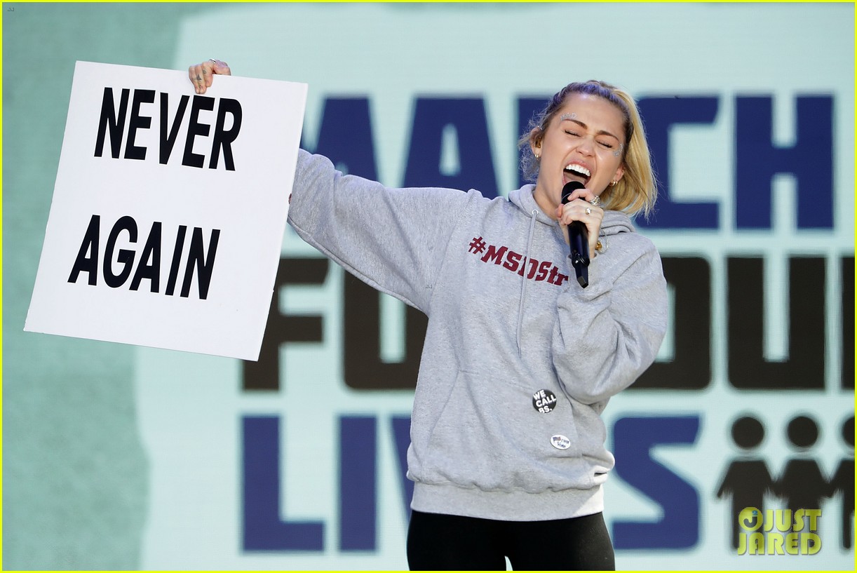 miley cyrus march for our lives 09