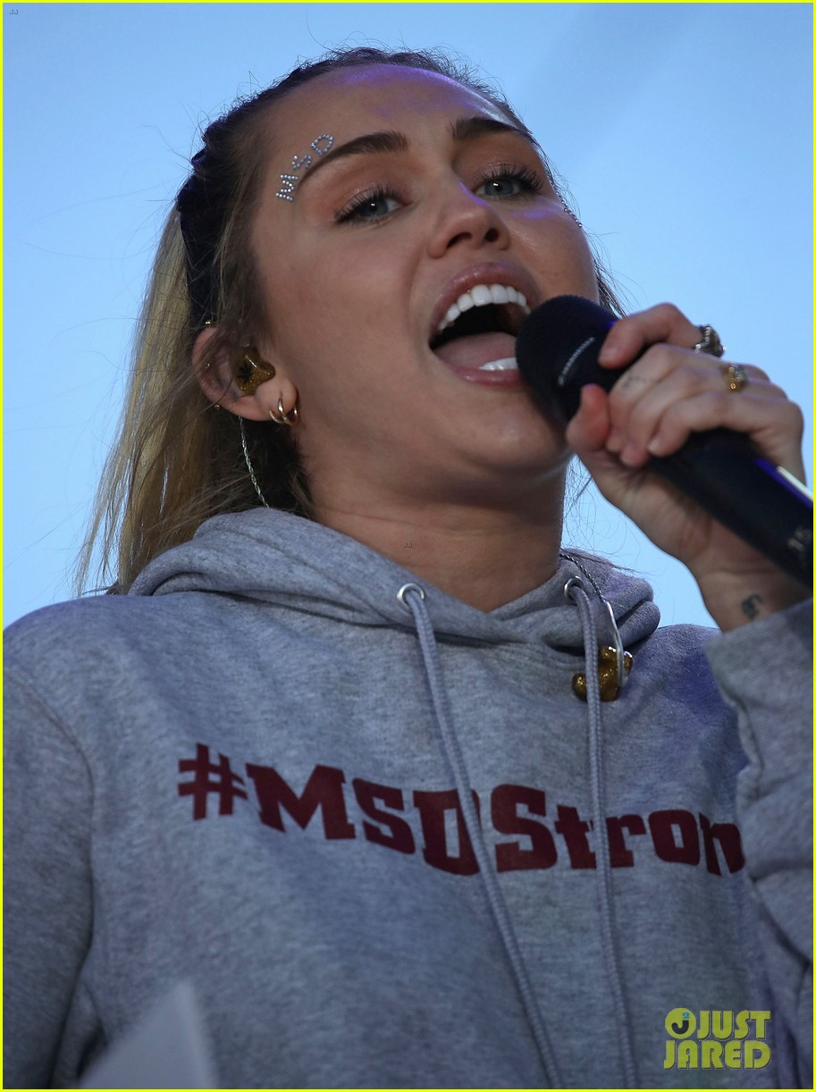 miley cyrus march for our lives 12