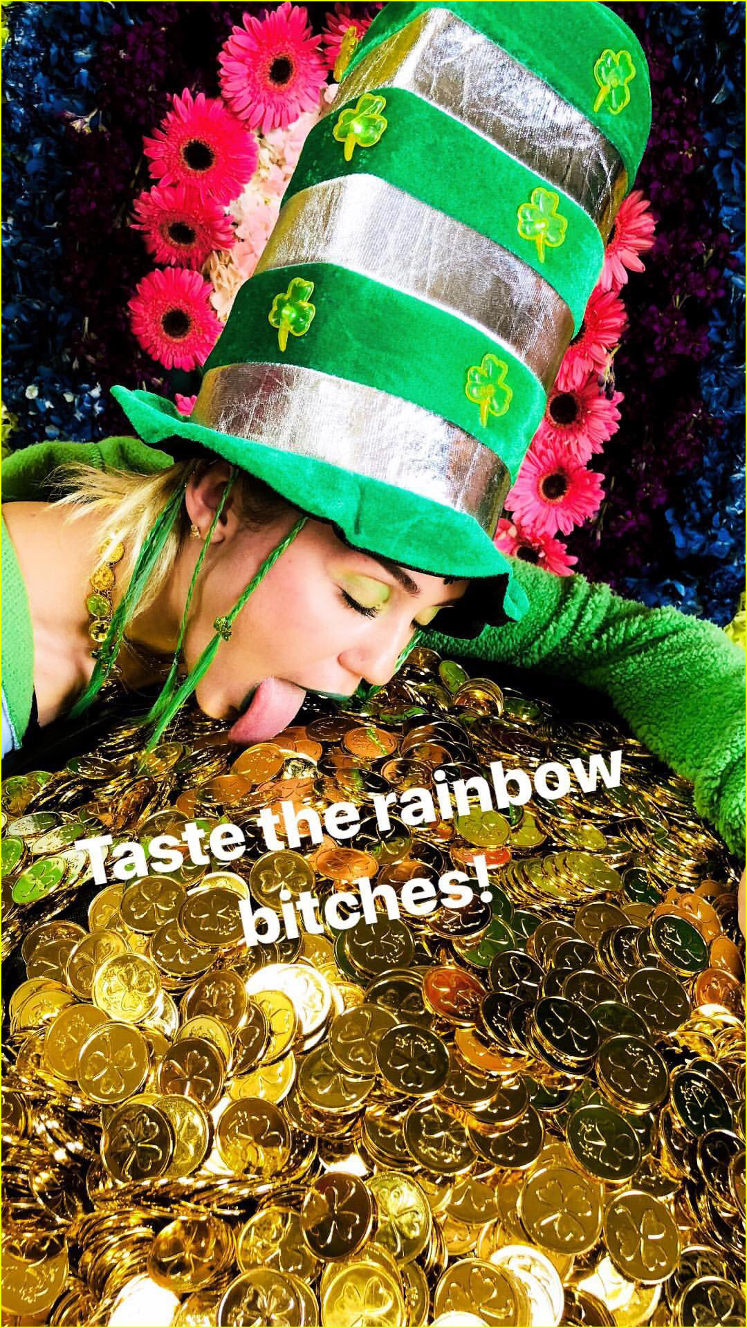 miley cyrus celebrates st patricks day with dfestive outfit 01