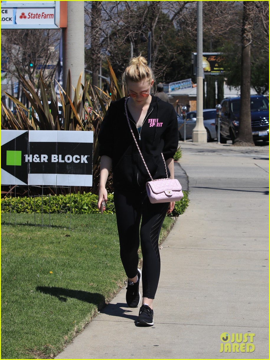 elle fanning is all smiles for ice cream date with male friend 12