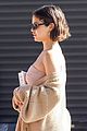 selena gomez carries her bible to lunch 02