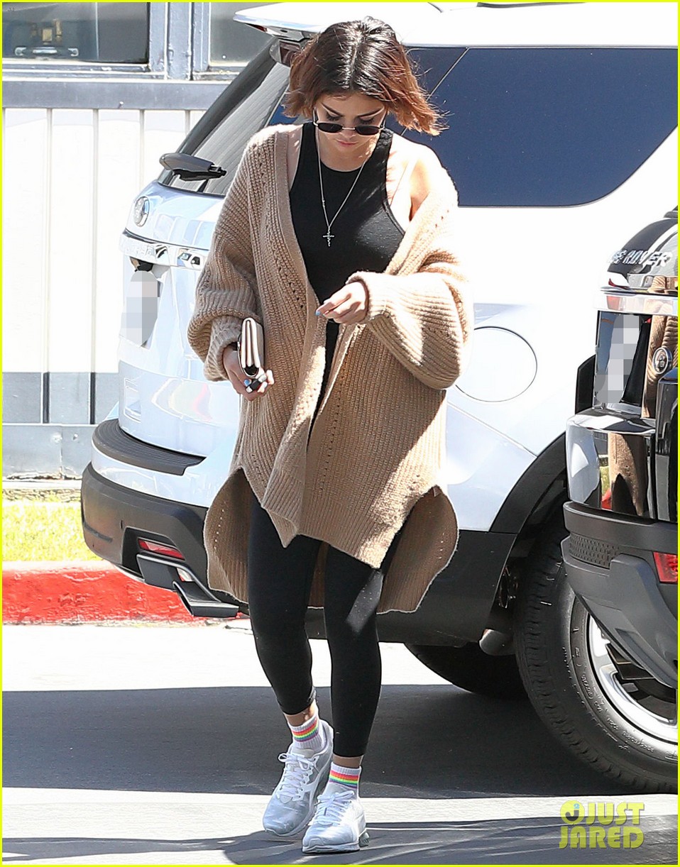 selena gomez sports tan knitted sweater while out in la 03