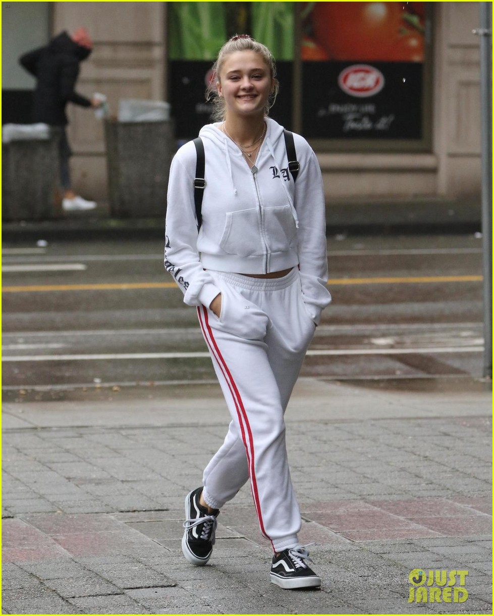lizzy greene is loving the vancouver scenery while filming new show 05