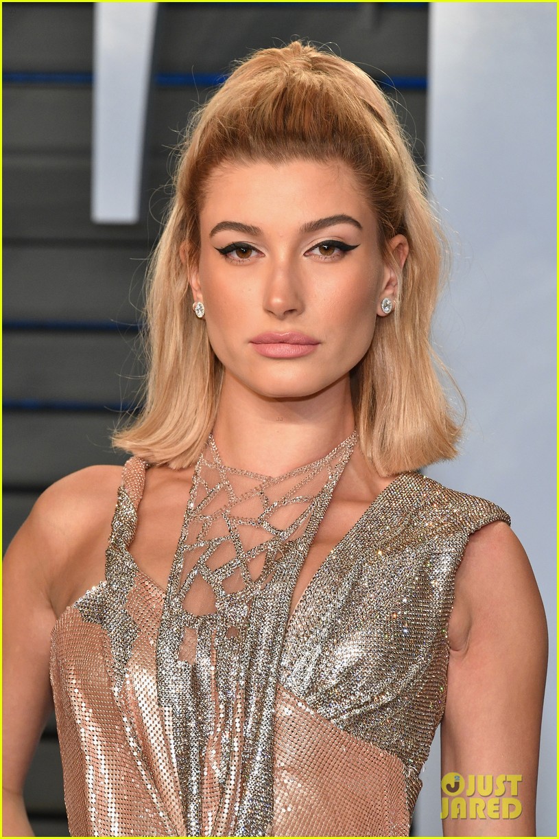 hailey baldwin excited two oscar winners vf party 11
