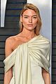 hailey baldwin excited two oscar winners vf party 16
