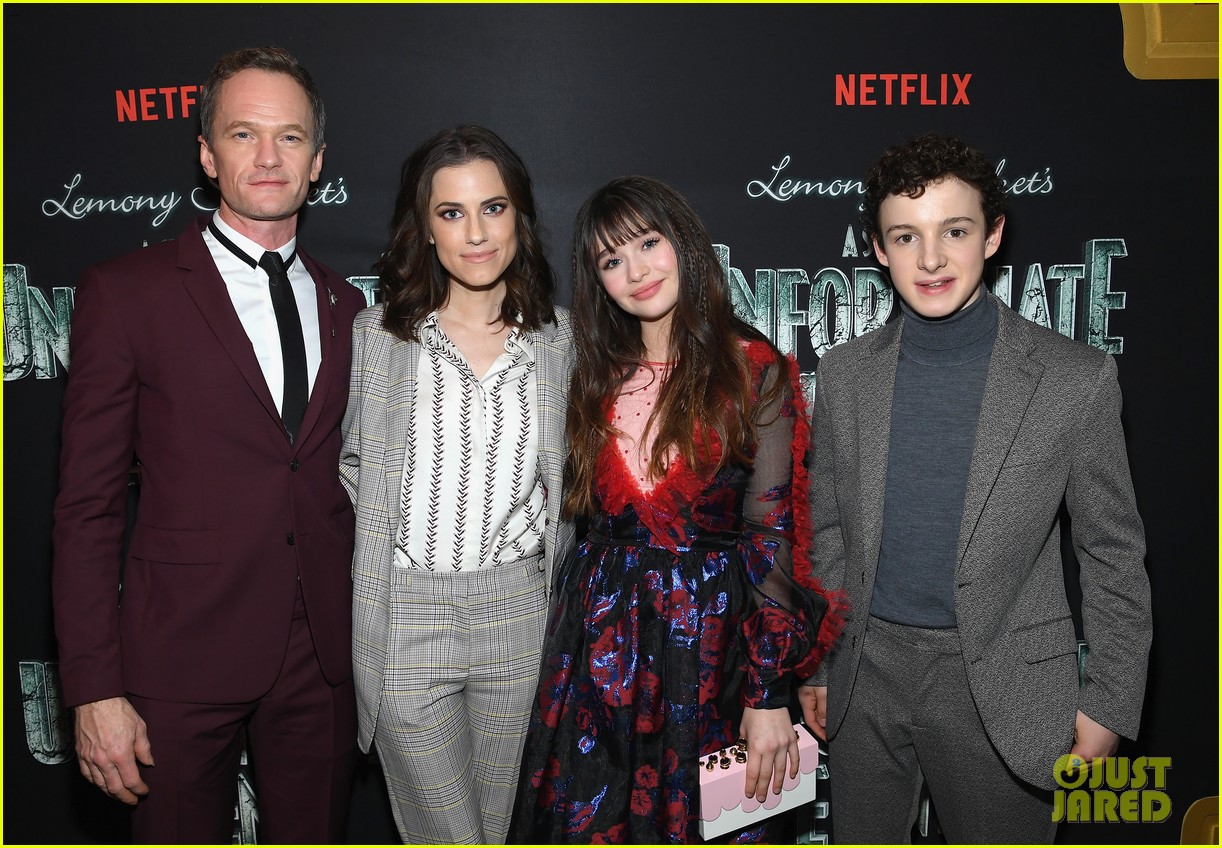 neil patrick harris and allison williams premiere a series of unfortunate events2 29