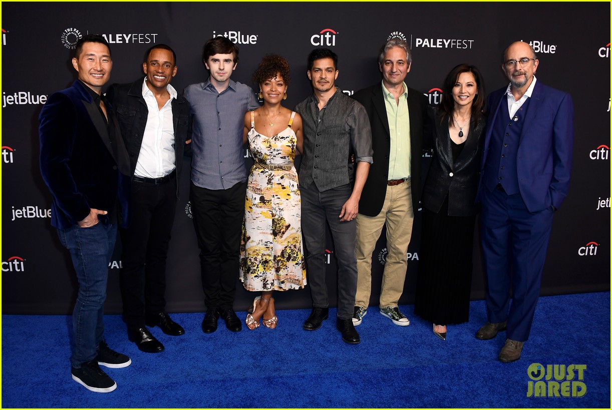 freddie highmore joins his good doctor co stars at paleyfest 04