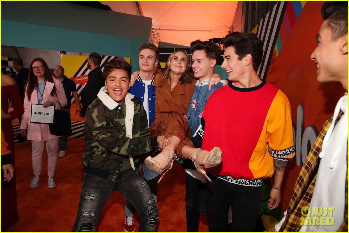 in real life and forever in your mind unite at kids choice awards 2018 10