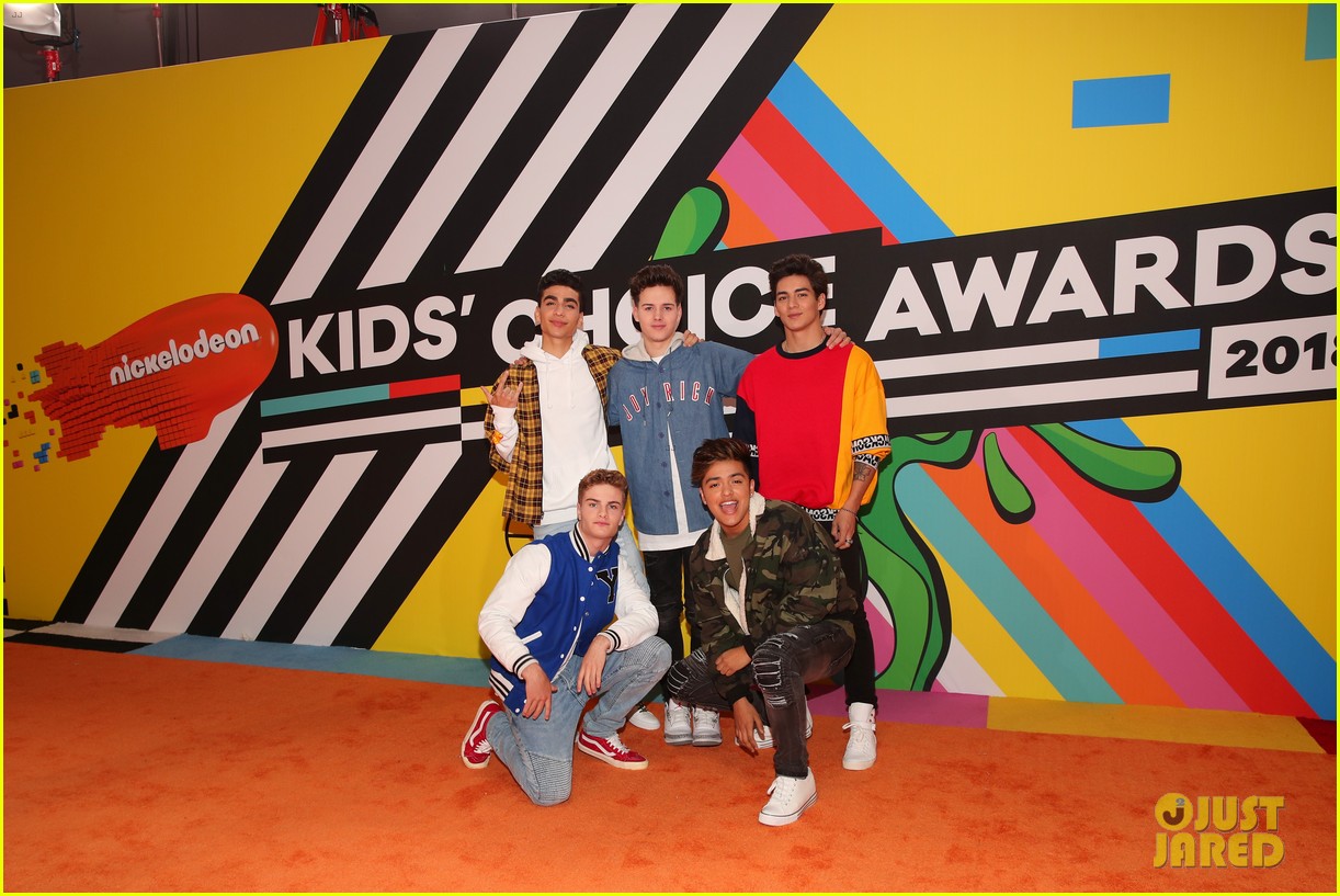 in real life and forever in your mind unite at kids choice awards 2018 11
