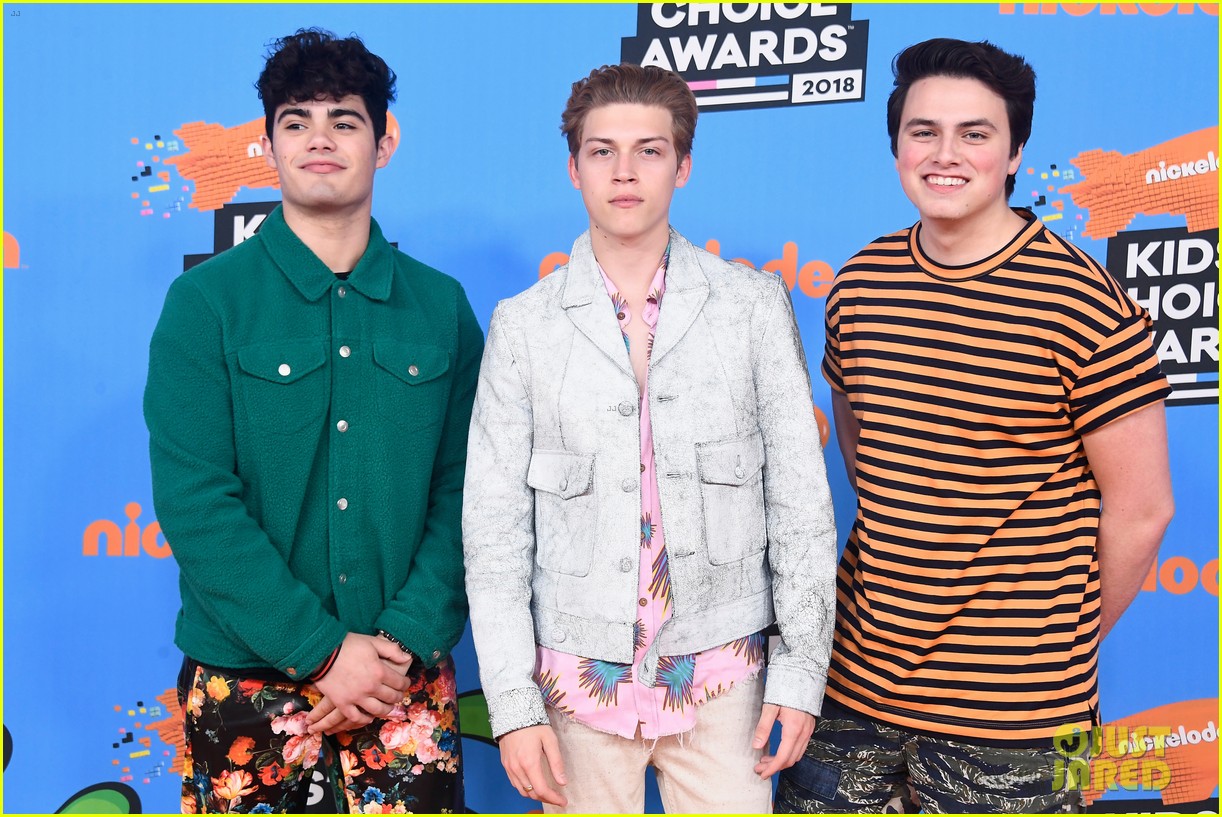 in real life and forever in your mind unite at kids choice awards 2018 15