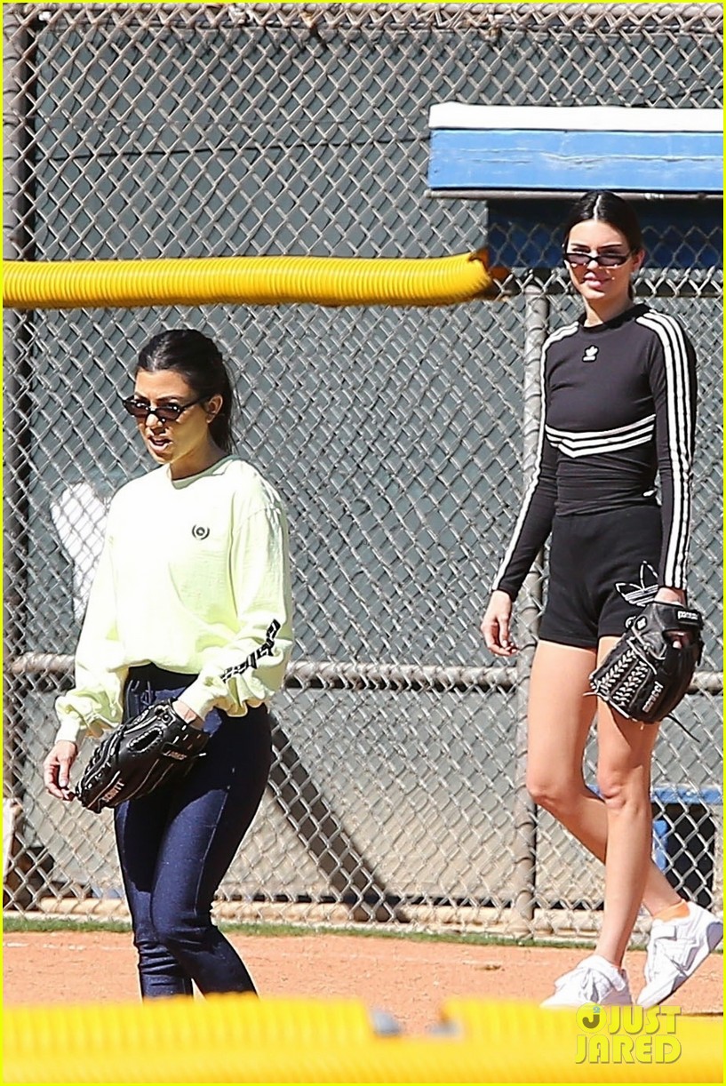 kim kardashian khloe kardashian kendall jenner baseball 04
