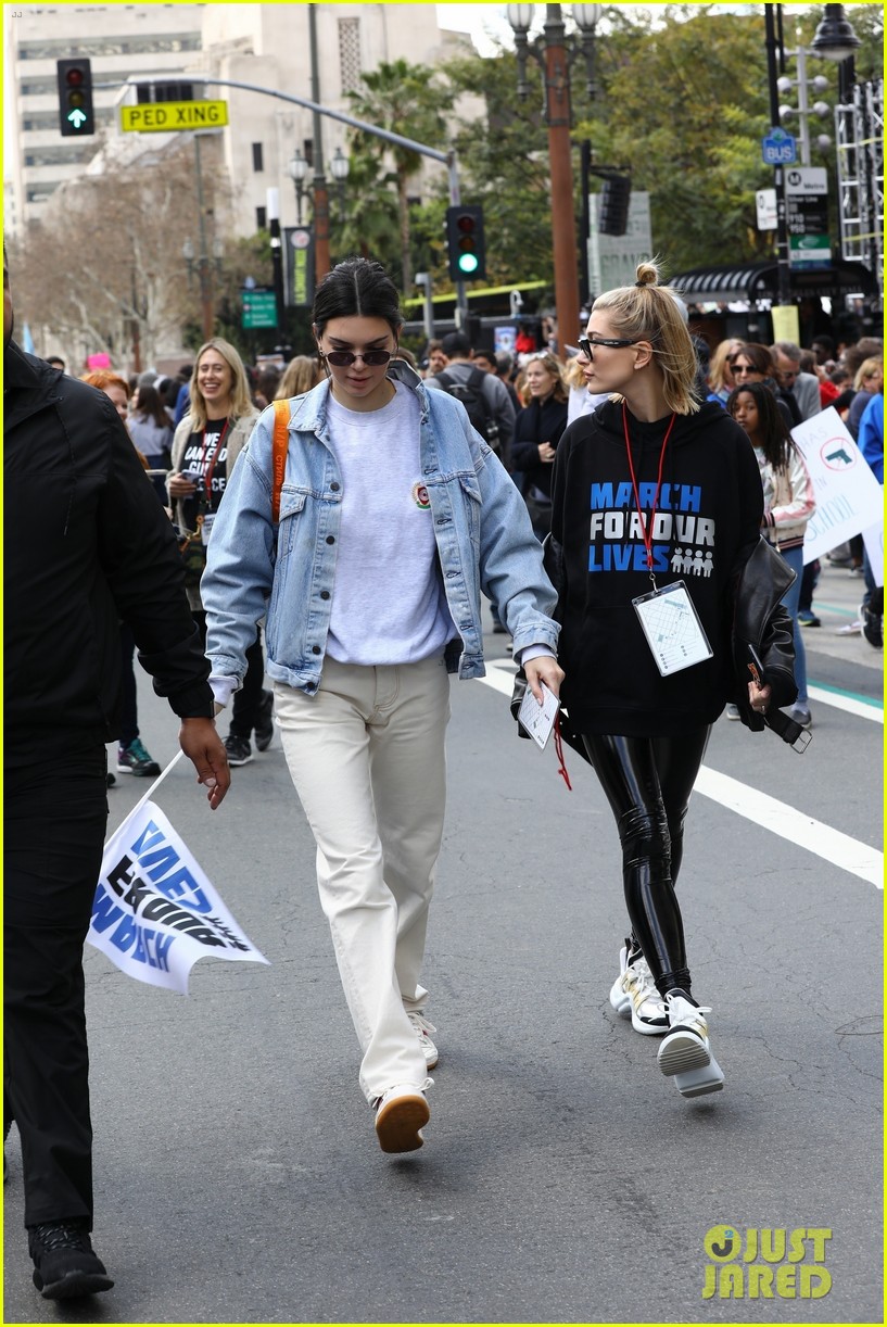 kendall jenner hailey baldwin march for our lives 11